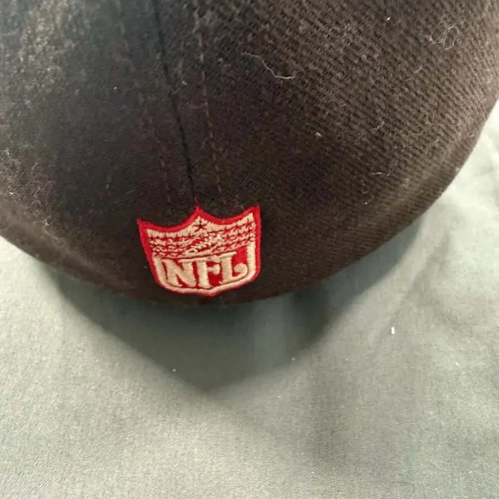 Vintage Reebok Tampa Bay Buccaneers NFL Flex Fit Hat Brown Cream